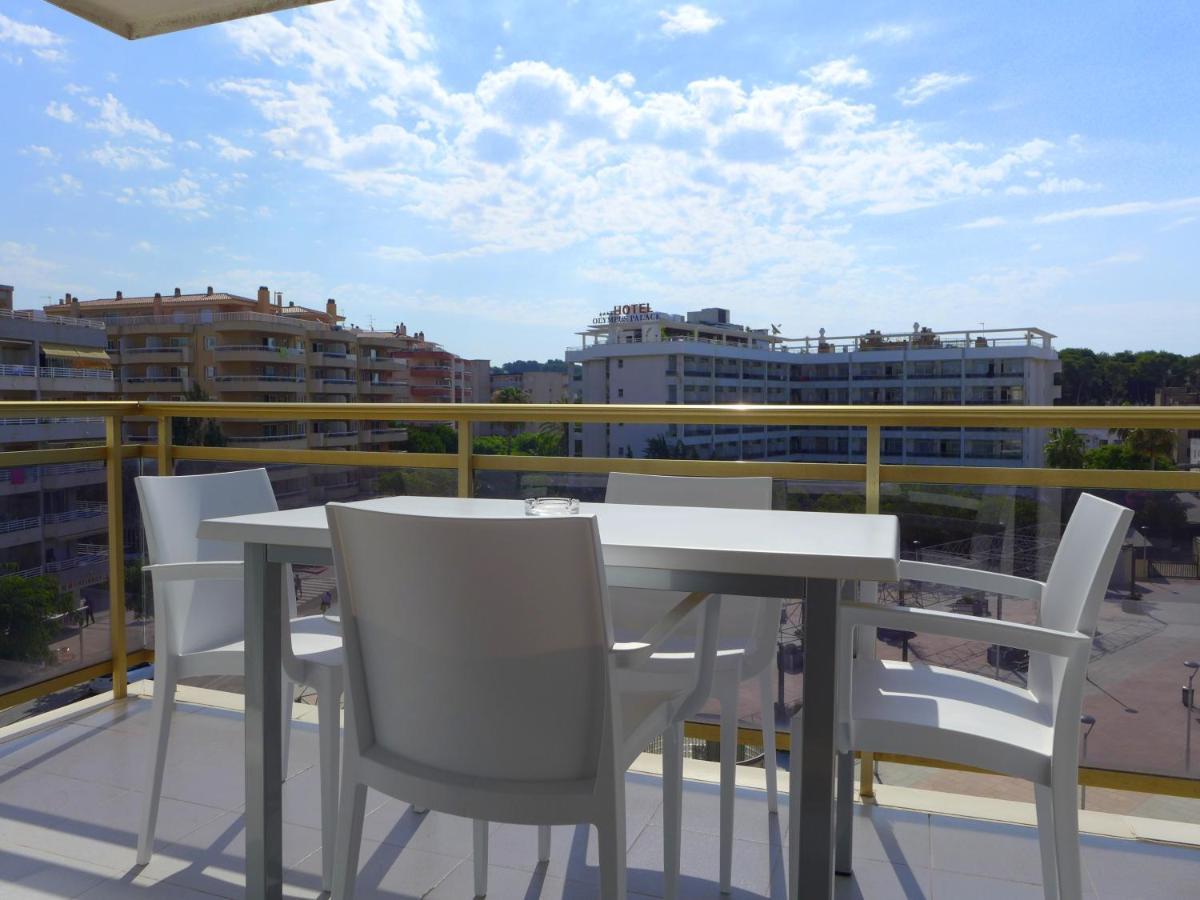 Rentalmar Navarra Family Suites Salou Pokoj fotografie