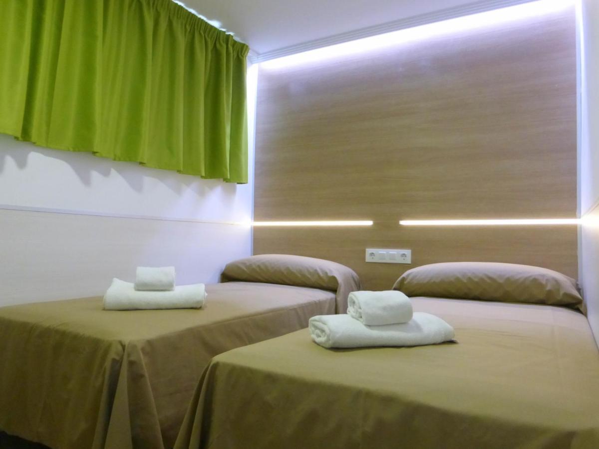Rentalmar Navarra Family Suites Salou Pokoj fotografie