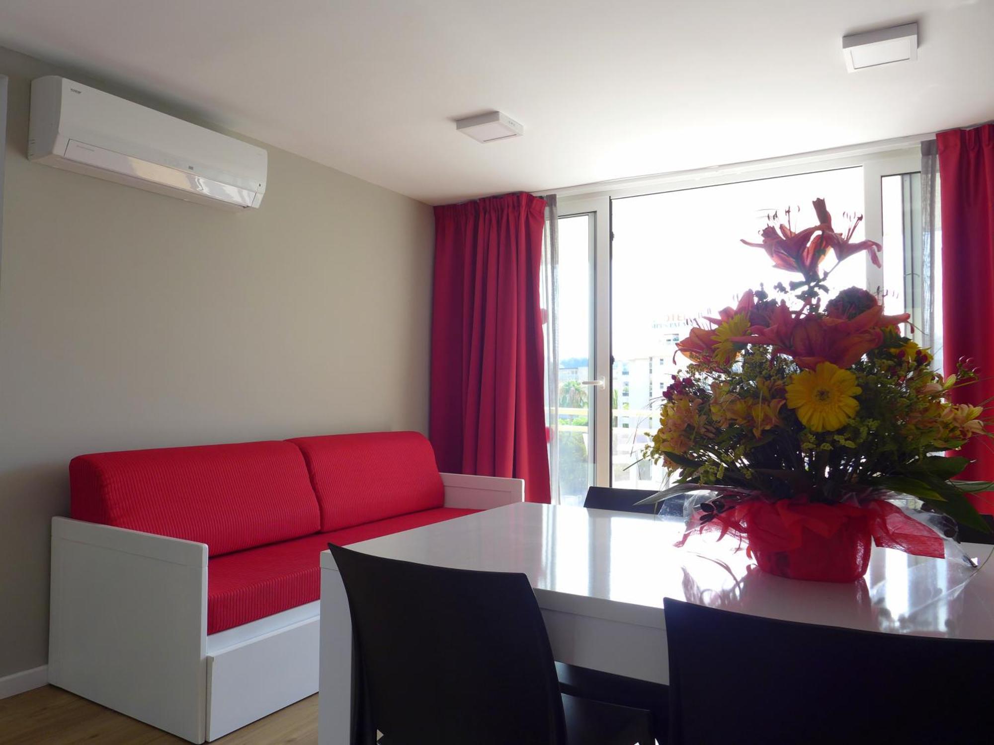 Rentalmar Navarra Family Suites Salou Pokoj fotografie