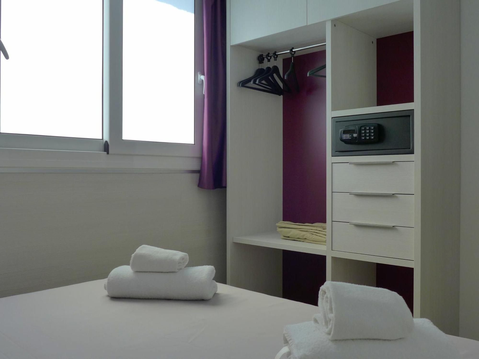 Rentalmar Navarra Family Suites Salou Pokoj fotografie