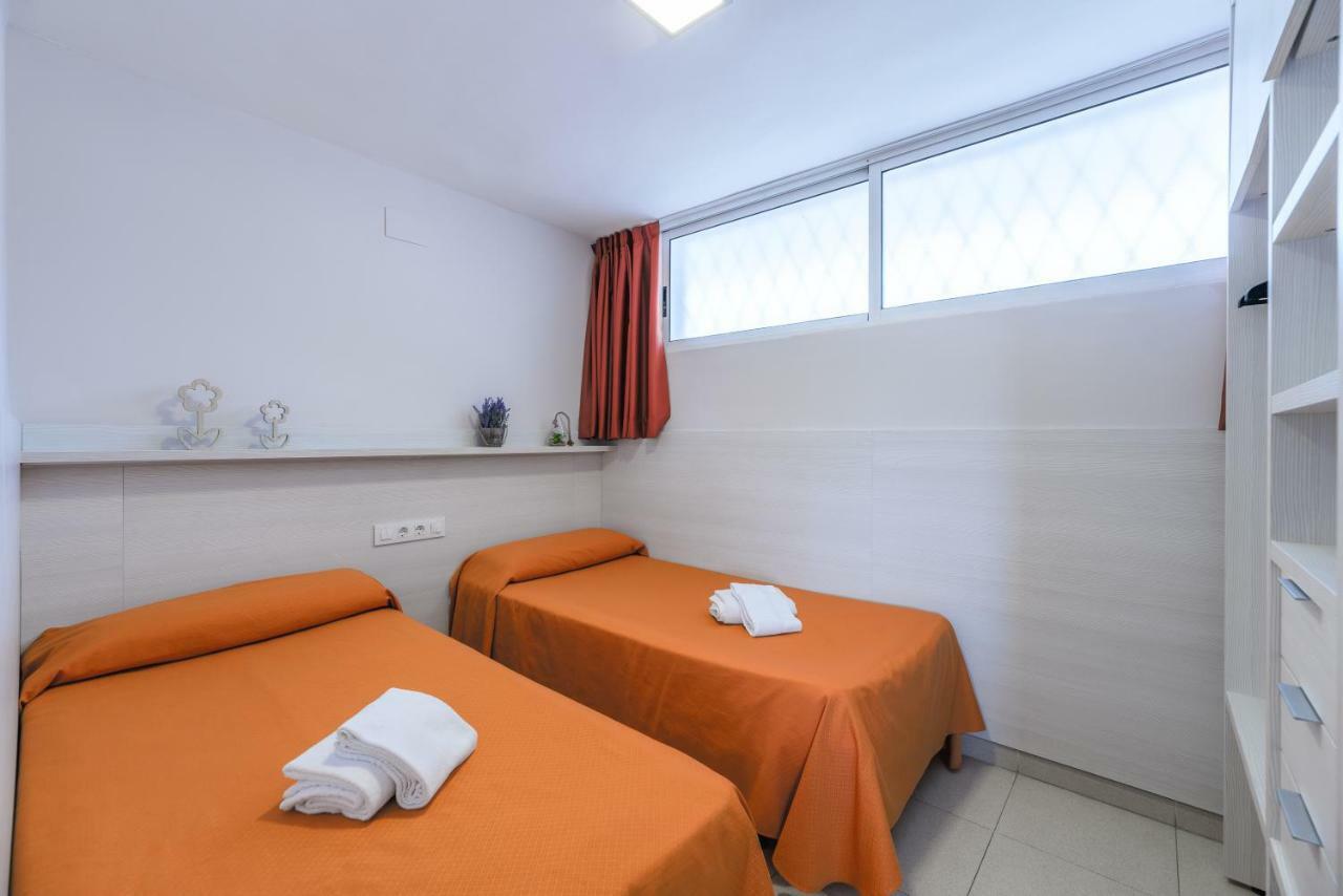 Rentalmar Navarra Family Suites Salou Exteriér fotografie
