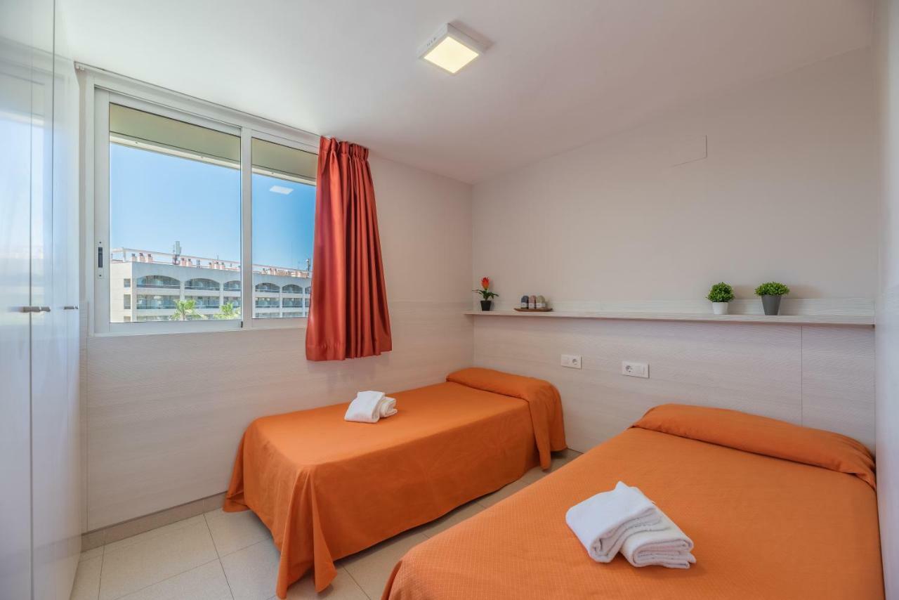 Rentalmar Navarra Family Suites Salou Exteriér fotografie
